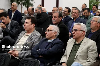 گزارش تصویری | آیین تجلیل از حسین نخعی شریف، اهدای پلاک افتخار و رونمایی از کتاب «تاریخ فوتبال مشهد»