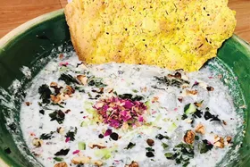 طرز تهیه آب&zwnj;دوغ خیار تشریفاتی