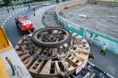 عملیات انتقال دستگاه TBM حفاری قطار شهری