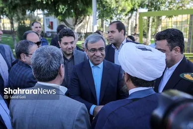 گزارش تصویری | بهره‌برداری از بزرگ‌ترین نیروگاه خورشیدی سقفی کشور