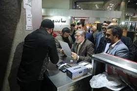 آماده&zwnj;سازی ایوان سلام در پایانه مسافربری مشهد برای نوروز ۱۴۰۴