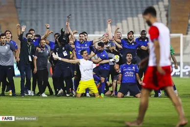 شهرآورد ۹۶ استقلال ۴ - ۳ پرسپولیس