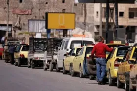 ویدئو | بزرگراه بین&zwnj;المللی حلب دمشق در سوریه در اعتراض به گرانی سوخت مسدود شد