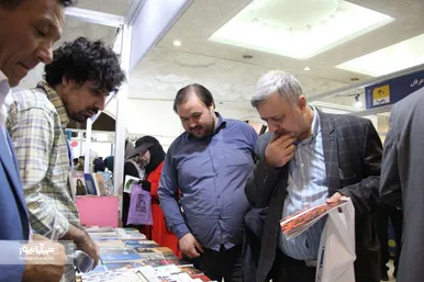 حضور پرشمار مهاجران افغانستانی در نمایشگاه کتاب تهران