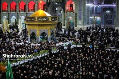 تصاویری از آئین شام غریبان امام رضا (ع) در حرم مطهر رضوی
