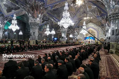 دعا برای سلامتی رئیس جمهور در حرم مطهر رضوی