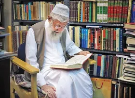 همسر رهبر معظم انقلاب: سال&zwnj;هاست که ما اشیای تجملاتی را به خانه&zwnj;مان راه نداده&zwnj;ایم | فرش و پرده&zwnj;های قیمتی و مبلمان نداریم