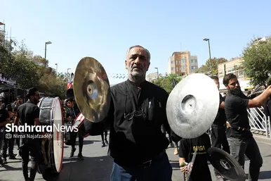 عزاداری شهادت امام رضا (ع) در خیابان‌های منتهی به حرم مطهر رضوی
