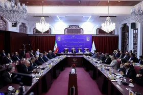 بازدید معاون&zwnj;اول رئیس&zwnj;جمهور از خزانه&zwnj;داری کل کشور (۲۸ اسفند ۱۴۰۳) | عارف: شرایط کنونی کشور از نظر چالش&zwnj;های اقتصادی با دهه ۶۰ تفاوتی ندارد
