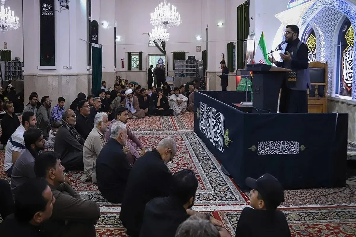 مرثیه‌سرایی شاعران اردوزبان در سوگ «امام شهید امت» در حرم مطهر امام رضا(ع)