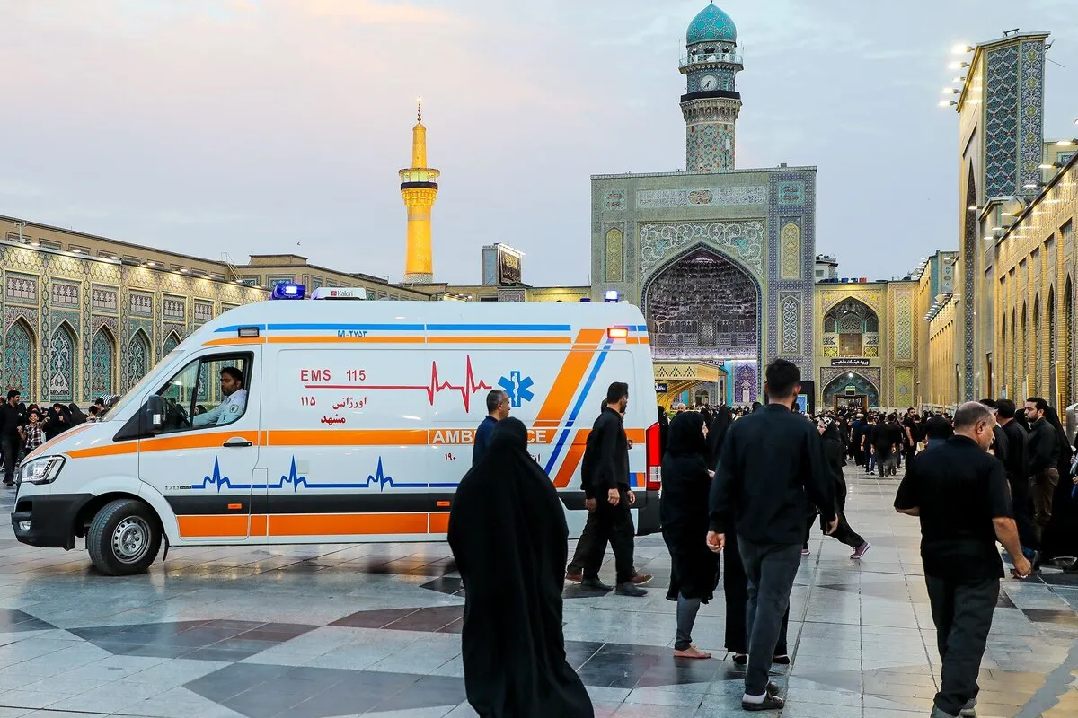 استقرار ۱۶۰ پایگاه فوریت‌های پزشکی ثابت و سیار در بارگاه ملکوتی امام هشتم (ع)