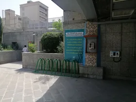 انتقال چرخ بند&zwnj;های دوچرخه از حاشیه بولوار وکیل&zwnj;آباد به ایستگاه&zwnj;های قطار شهری