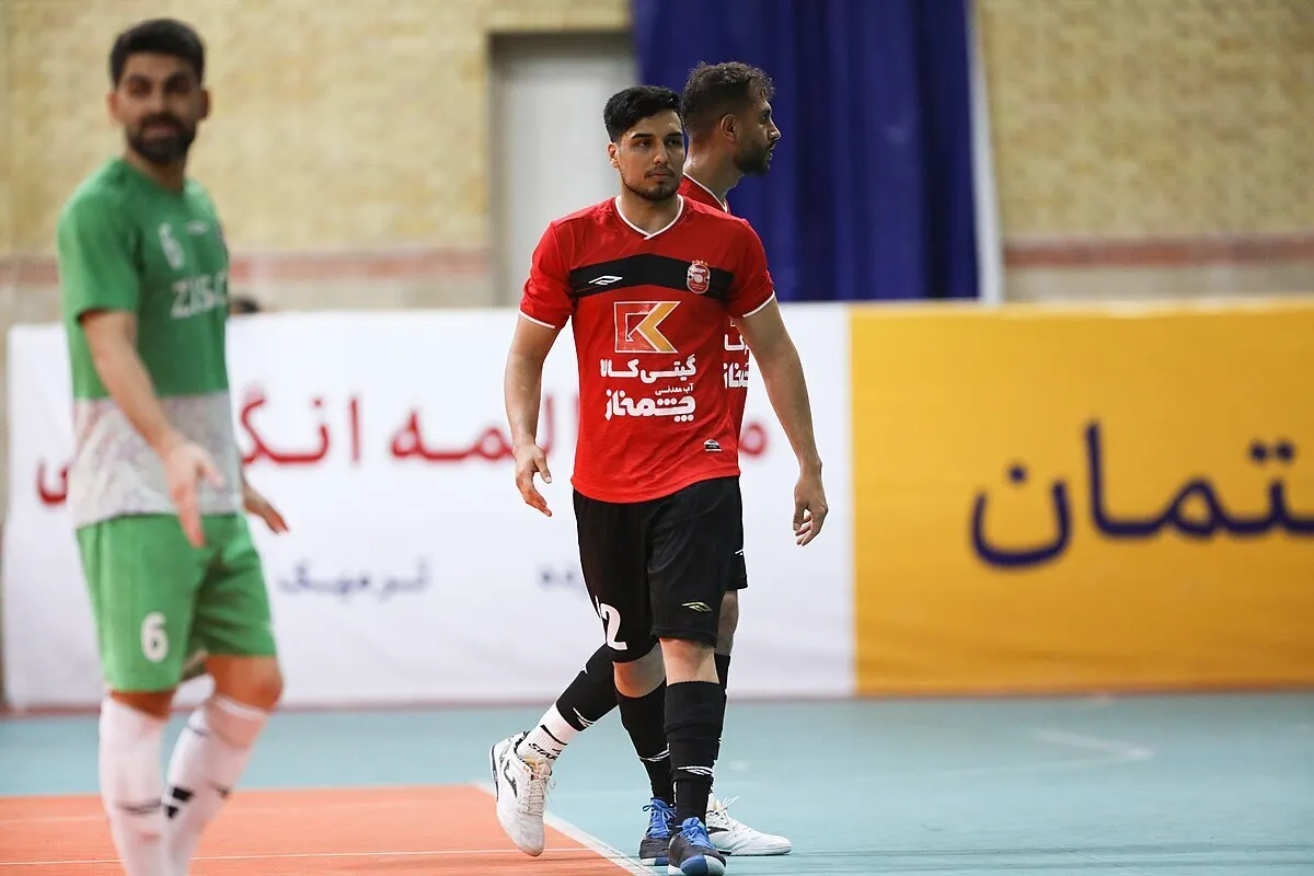 فوتسالیست مشهدی زیر تیغ جراحان