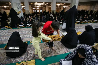 جزءخوانی قرآن در حرم حضرت معصومه (س)