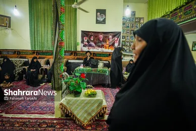 گزارش تصویری | روضه خانگی،در سوگ آقای شهید ایران