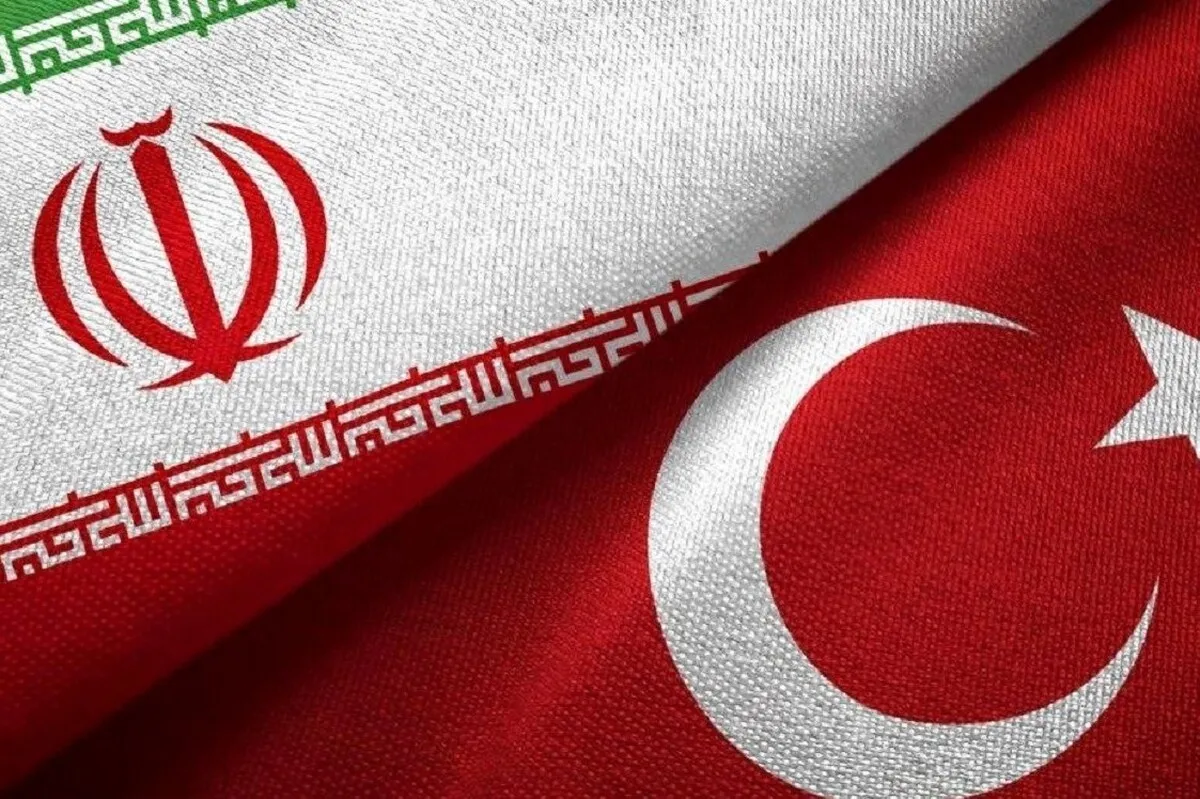 کاروان خودرویی شهروندان ترکیه از اغدیر در حمایت از همبستگی ۲ ملت به سمت ایران به‌راه افتاد + فیلم