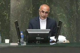 نماینده فسا: آقای رئیسی؛ با تیم فعلی موفق به تحقق شعار&zwnj;هایتان نخواهید بود| اجرای صحیح رتبه&zwnj;بندی معلمان در هاله&zwnj;ای از ابهام