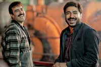 نگاهی به فیلم «جهان مبهم هاتف» | رفاقتی پرماجرا در مسیر ارتقای صنعت کشور