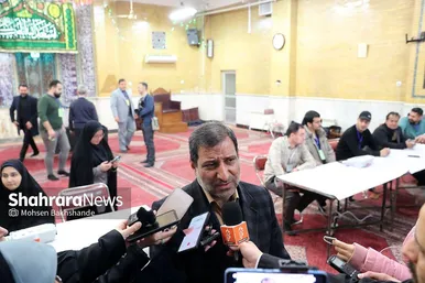 حضور مسئولان استان خراسان‌رضوی پای صندوق‌های رای