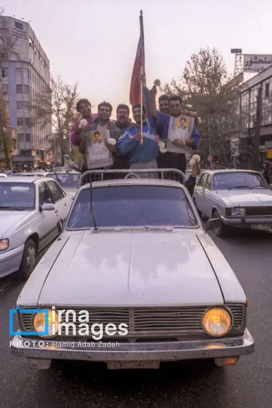 ۸ آذر ۱۳۷۶ روزی که ایران خندید