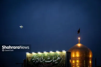 گزارش تصویری | تحویل سال نو با حضور پرشور مردم در حرم مطهر رضوی