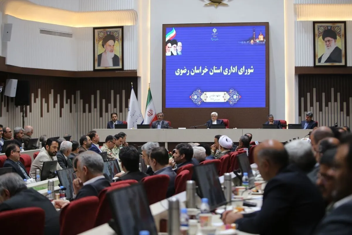 عارف: امسال باید در مسیر برنامه هفتم توسعه گام برداریم