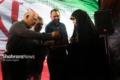 گزارش تصویری | مراسم انتخاب چهره هنری انقلاب اسلامی خراسان رضوی ۱۴۰۴ در مشهد