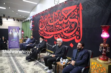دیدار جمعی از خبرنگاران و کارمندان مؤسسه فرهنگی شهرآرا با نماینده ولی‌فقیه در خراسان‌رضوی