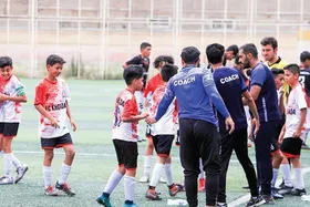 فوتبال در گرمای بالای ۴۰ درجه مشهد