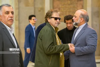 عکس‌هایی از افطاری رئیس جمهور با بازیگران