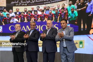 گزارش تصویری | جشن صعود به لیگ برتر تیم فوتسال دائم پناه مشهد