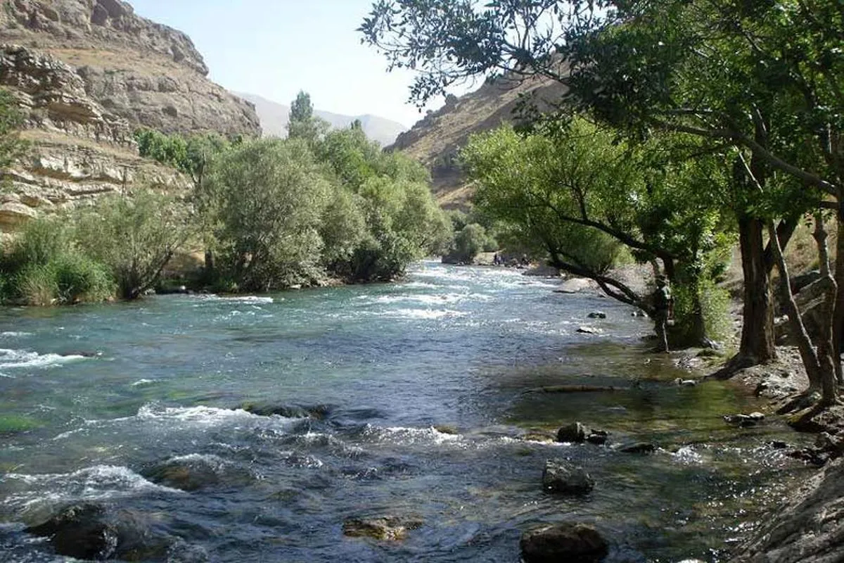 شهروندان خراسان رضوی از توقف در حاشیه مسیل‌ها و صعود به ارتفاعات خودداری کنند (۳۰ شهریور ۱۴۰۳)