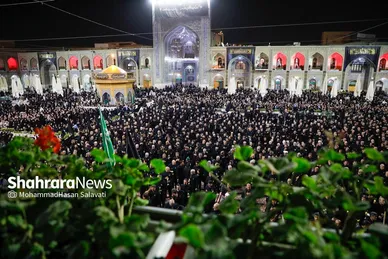 گزارش تصویری | آیین شام غریبان شهادت امام رضا(ع) در حرم رضوی