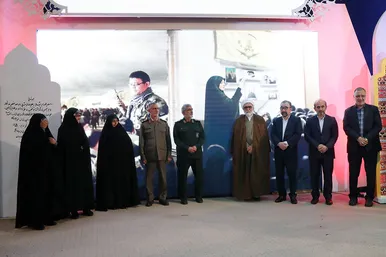 مراسم رونمایی از تقریظ رهبر انقلاب بر کتاب 