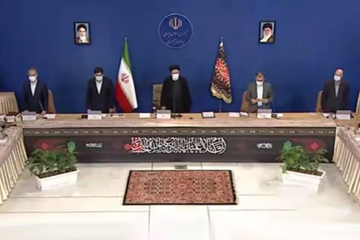 قرائت «عهد نامه دولت مردمی» در نخستین جلسه هیات دولت سیزدهم + فیلم