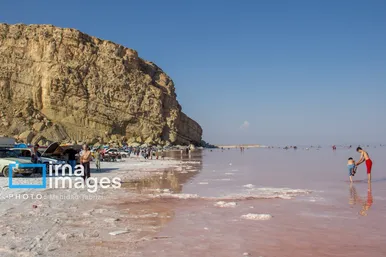 گزارش تصویری | بازگشت گردشگران به دریاچه ارومیه