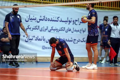 مسابقه تیم‌های نیان الکترونیک و شهرداری ارومیه در لیگ برتر والیبال