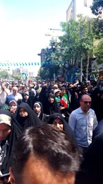 حرکت زائران از صحن‌های مختلف حرم مطهر رضوی به سمت باب‌الجواد(ع) و محل آغاز راهپیمایی ضد رژیم صهیونیستی