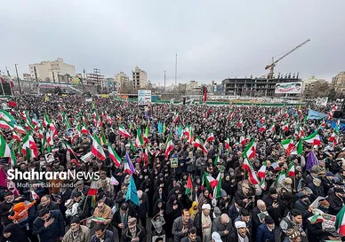 گزارش تصویری | راهپیمایی مردم مشهد در یوم الله ۲۲ بهمن ۱