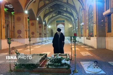 حضور مقام معظم رهبری در مرقد مطهر امام خمینی(ره) و گلزار شهیدان