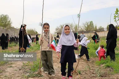 گزارش تصویری | طرح کاشت نهال به یاد دانش آموزان شهید مدرسه میناب