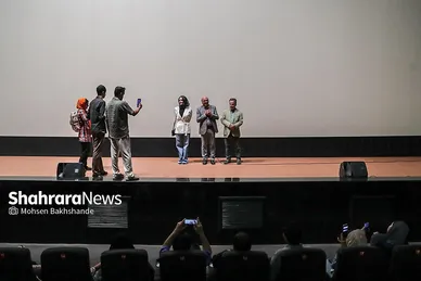 گزارش تصویری | اکران مردمی فیلم «ناجورها» در سینما هویزه مشهد