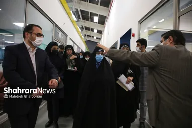 بازدید معاون رییس جهمور در امور زنان و خانواده از کارخانه نوآوری مشهد