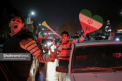 شادی مردم مشهد بعد از برد تیم ملی ایران