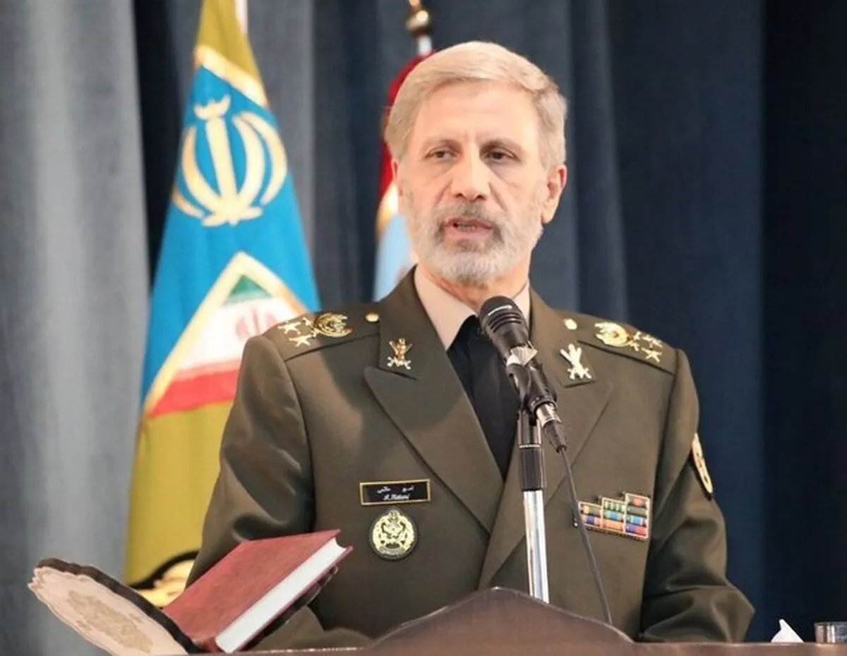 فرمانده کل ارتش: باید همواره قوی و مقتدر باقی بمانیم