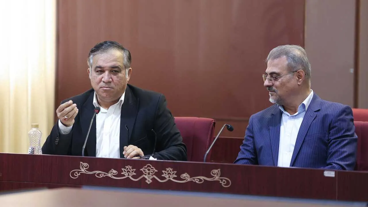 استقلال بدون مدیرعامل