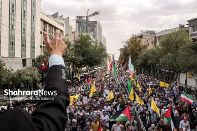 راهپیمایی انزجار مردم مشهد از جنایات رژیم صهیونیستی در لبنان و فلسطین