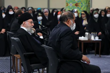 دیدار شاعران و اساتید ادبیات فارسی با رهبر انقلاب