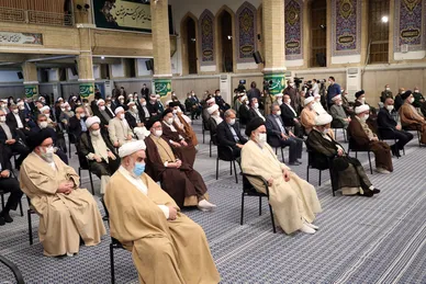 دیدار جمعی از مسئولان نظام و مهمانان شرکت کننده در کنفرانس وحدت اسلامی با رهبر معظم انقلاب