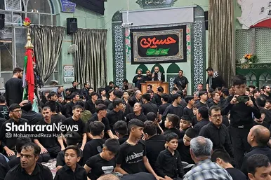 عکس‌هایی از مراسم علم‌کِشی مهاجران افغانستانی در مشهد (۲۳ تیرماه ۱۴۰۳)